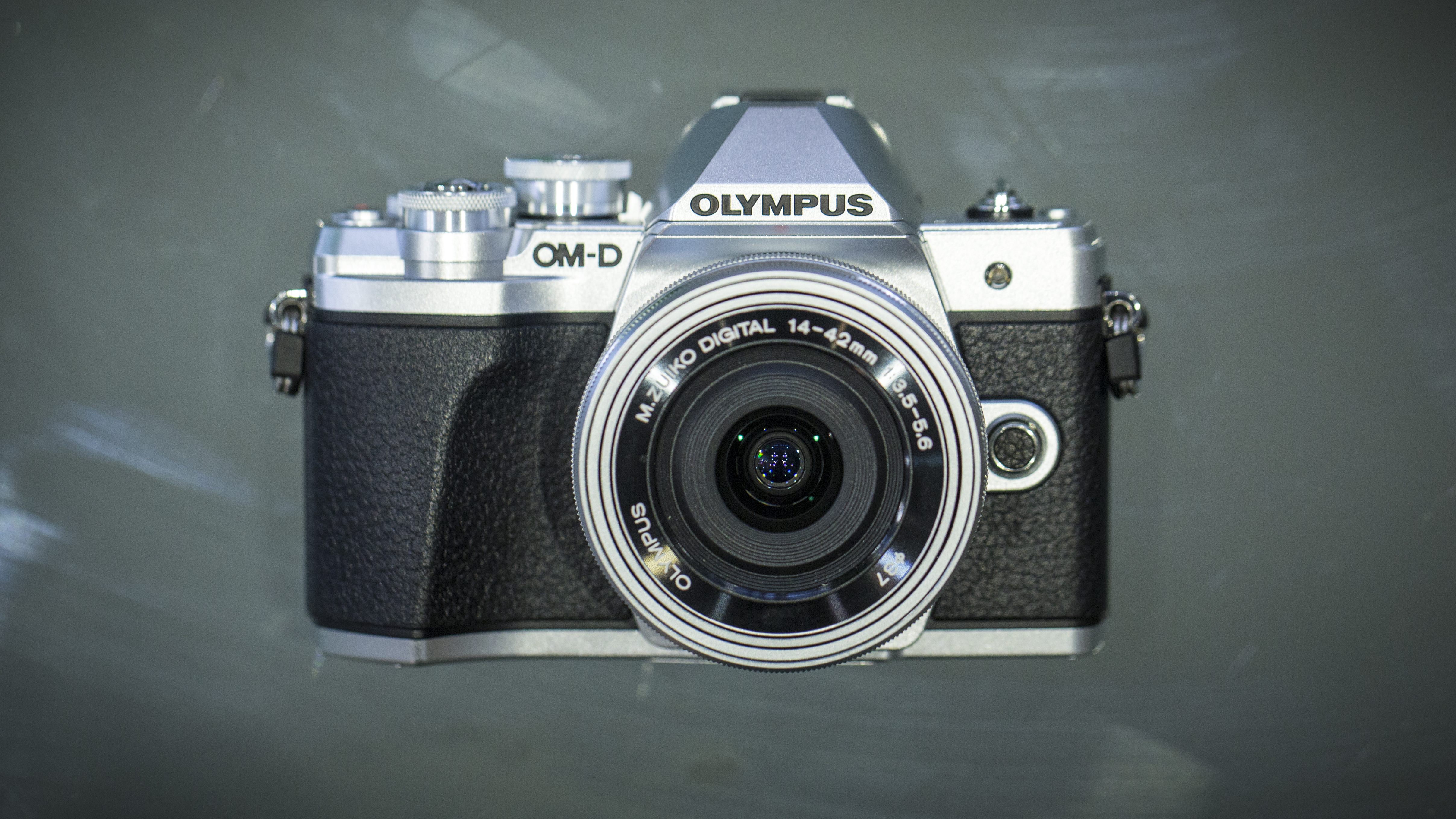 Olympus OM-D E-M10 III