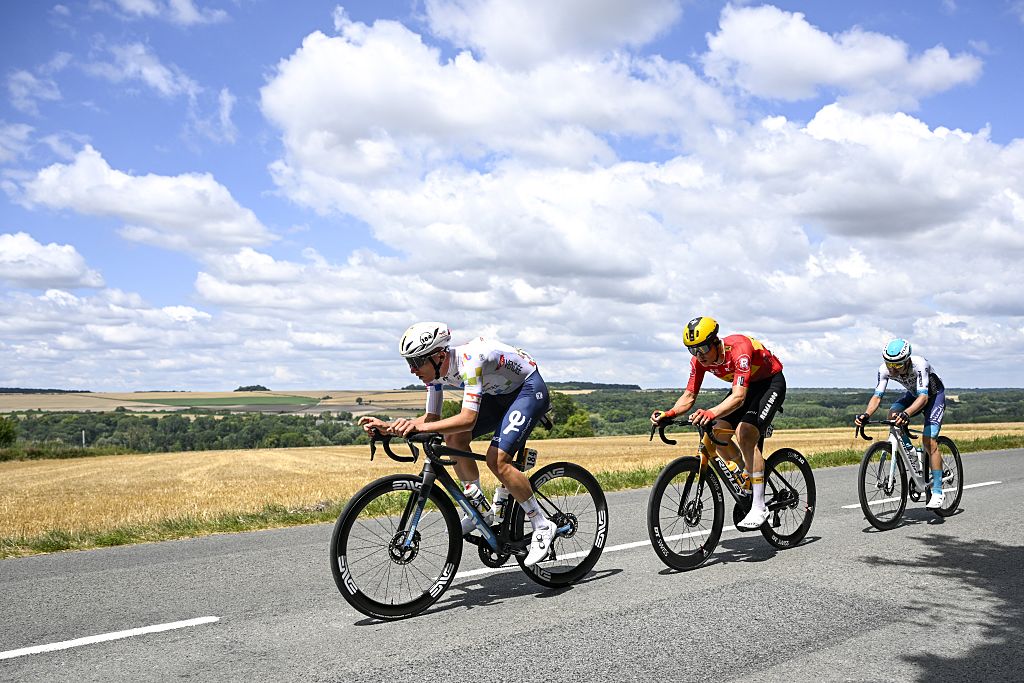 Tour de France stage 4 Live – A strong four-man breakaway is in the lead on an interesting day to Rouen