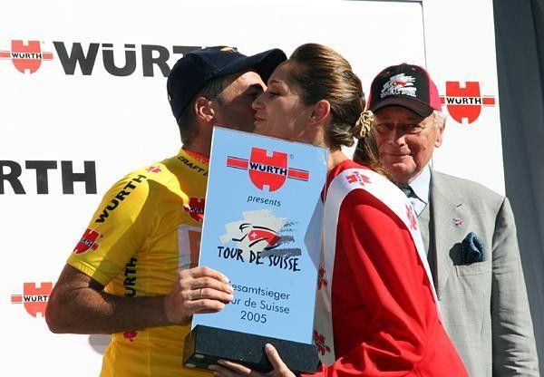 Aitor Gonzalez (Euskaltel-Euskadi) accepts his race winner's trophy.