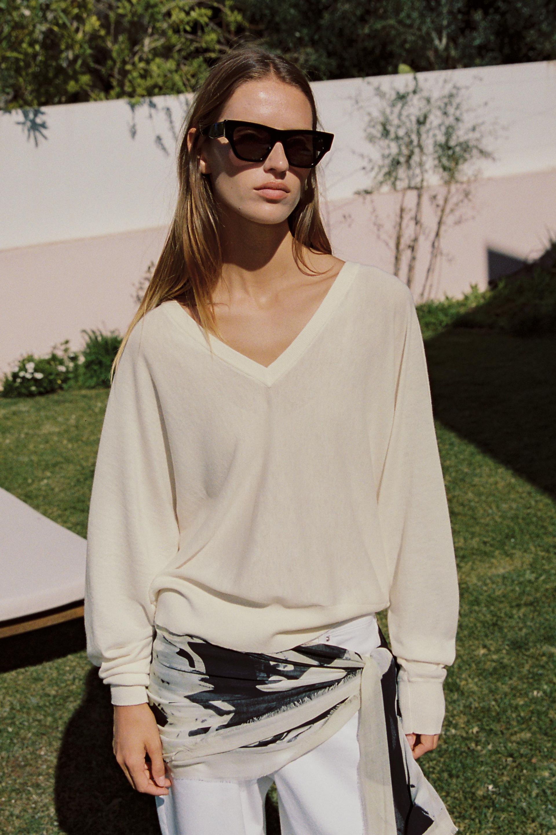 Knit V-Neck Jumper