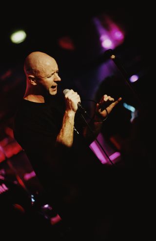 Put 'em up, Halford on stage with Fight in 1994