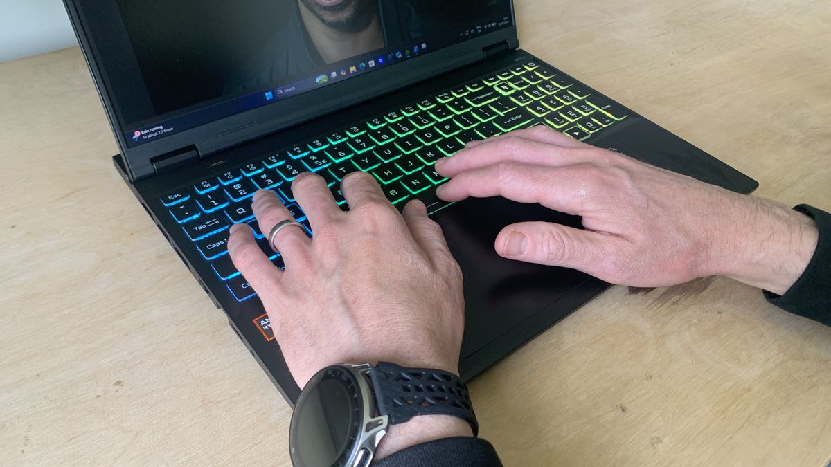 Acer Nitro 16S AI