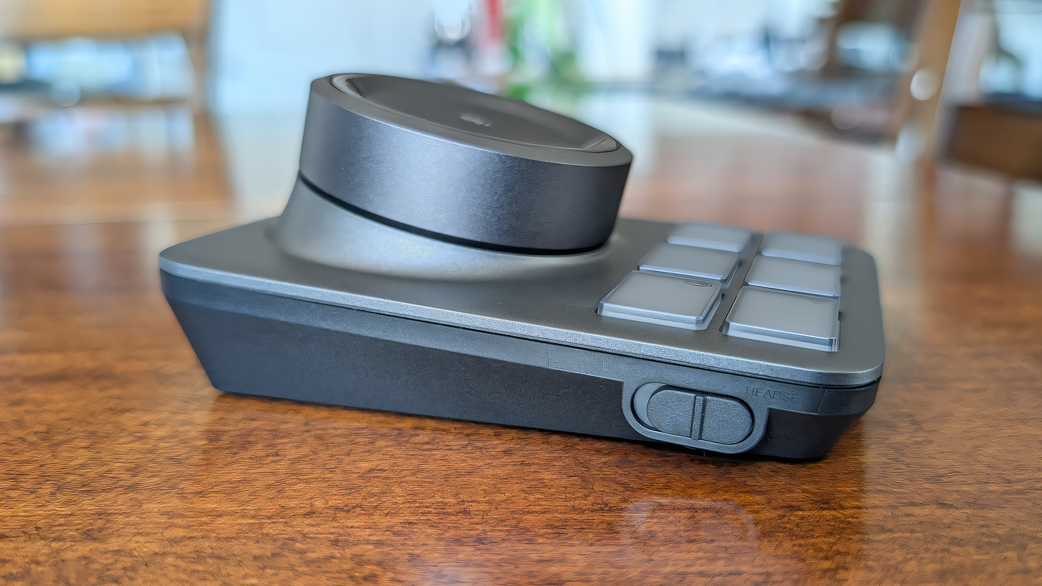 Side view of the RGB Base Station that comes with the HyperX Cloud Alpha 2 Wireless gaming headset 