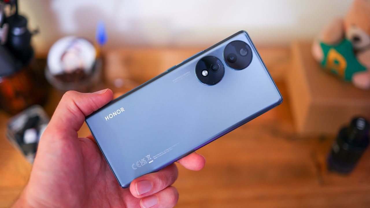 A photo of the Honor 70 smartphone