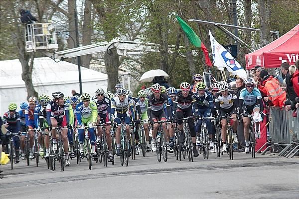 Racers after the start