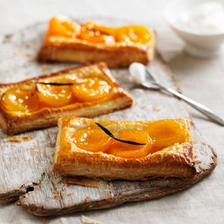 Apricot and Vanilla Tartlets