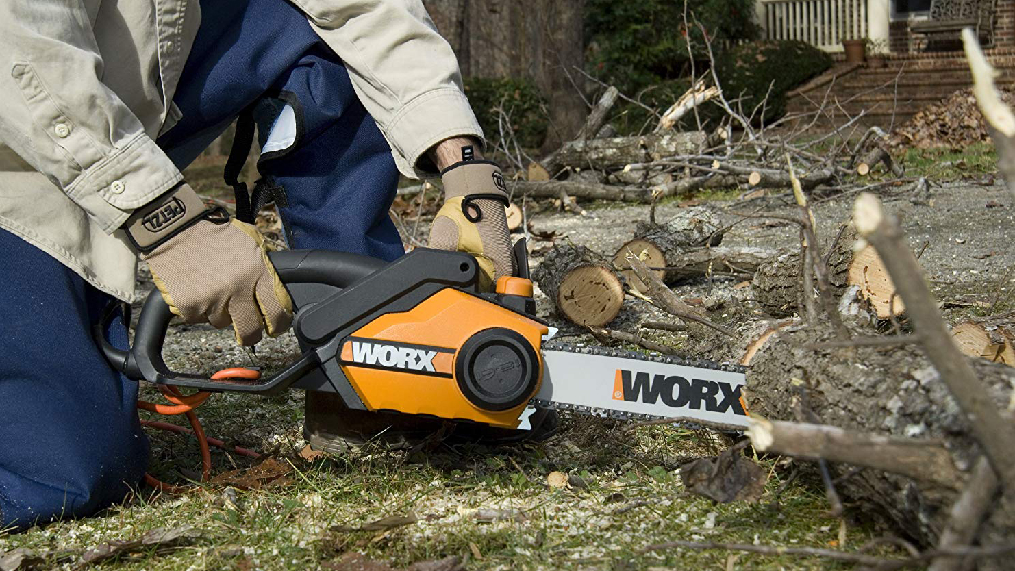 Best chainsaws: WORX WG304.1 Chainsaw