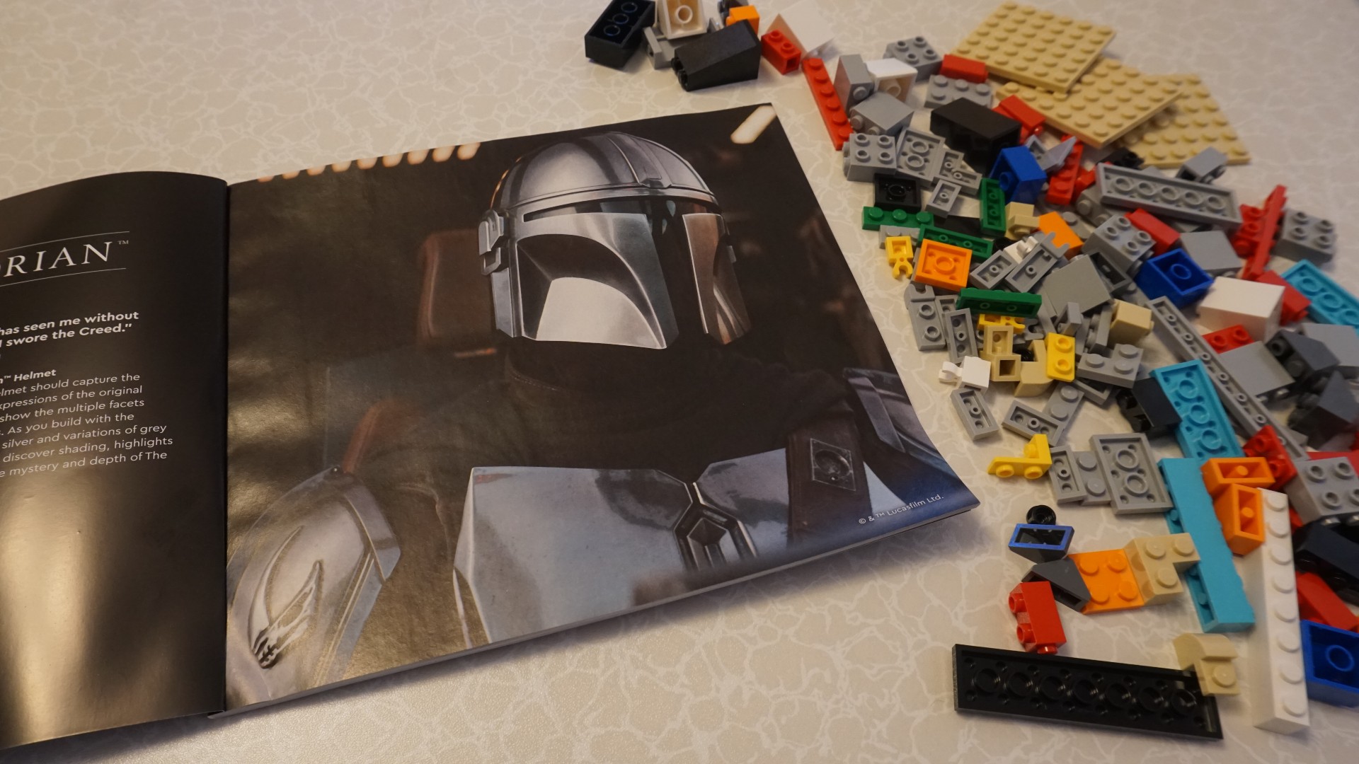 Lego Star Wars The Mandalorian Helmet 75328_Instruction booklet