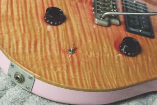 The 1989 PRS Custom 24 “Bonni Pink” guitar