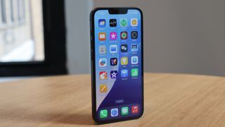 Apple iPhone 16e REVIEW