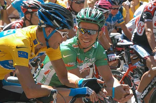 George Hincapie (Discovery Channel) chats with Jimmy Casper