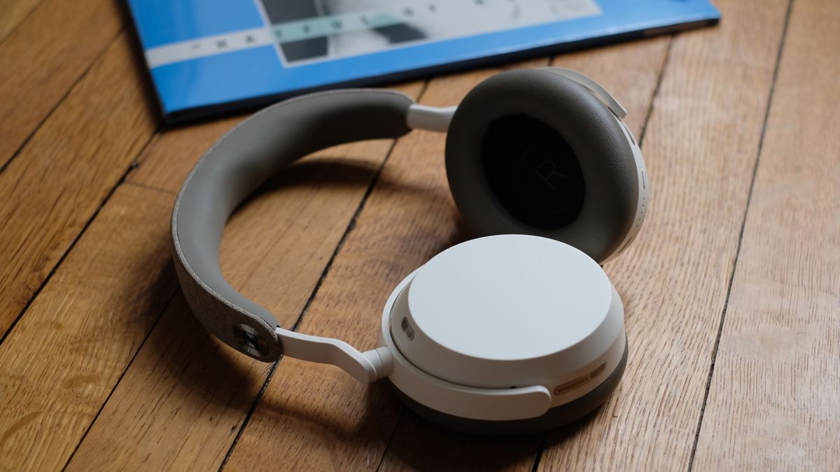 Photograph of Sennheiser Momentum 5 headphones