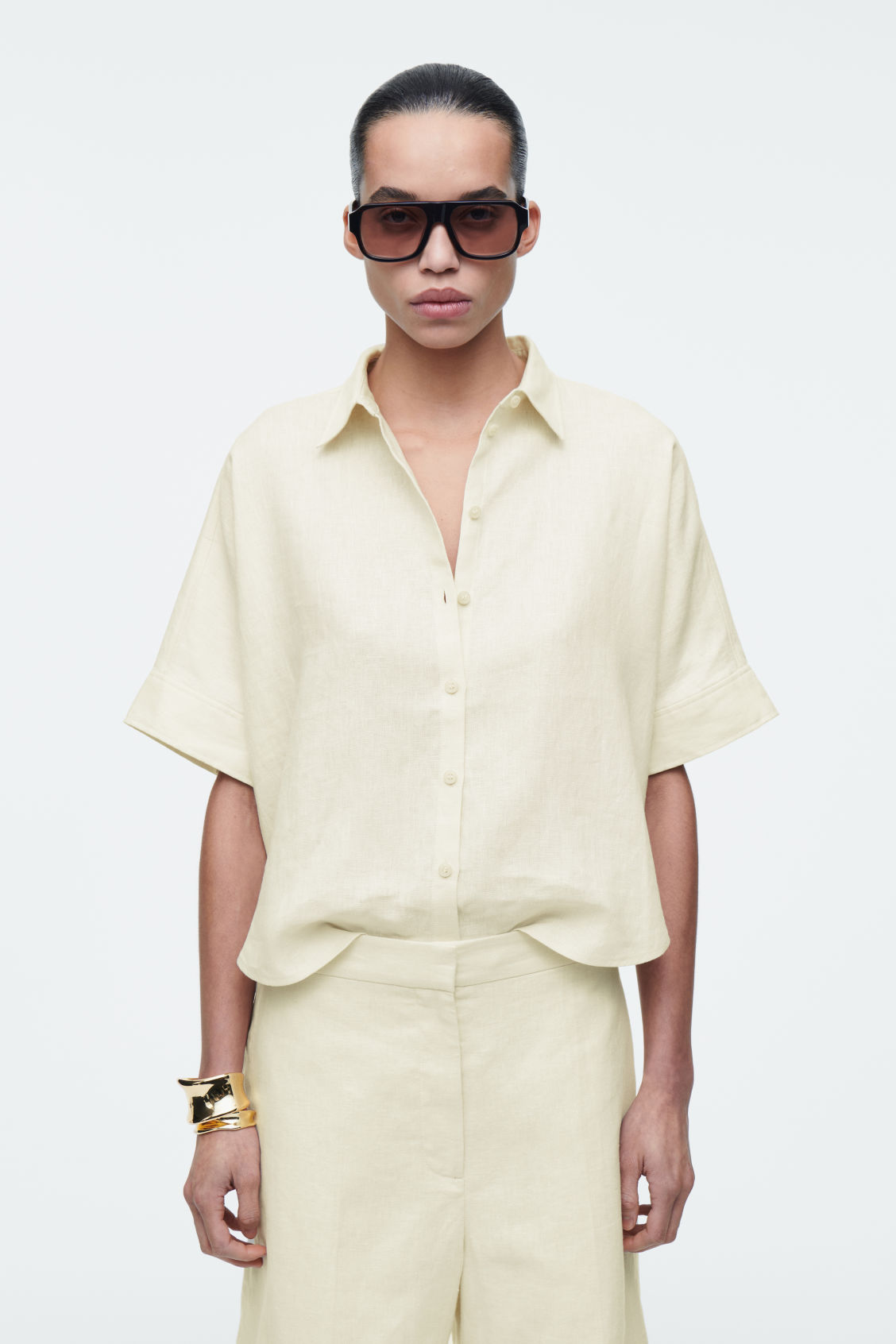Boxy Short-Sleeved Linen Shirt
