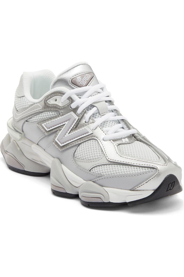Gender Inclusive 9060 Sneaker