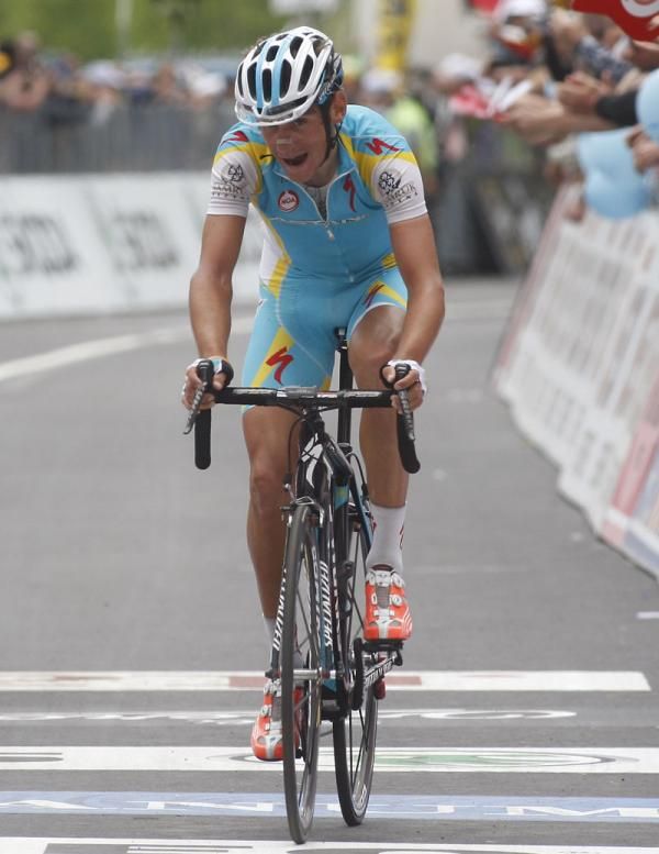 Roman Kreuziger (Astana Pro Team) holds on and takes the stage win