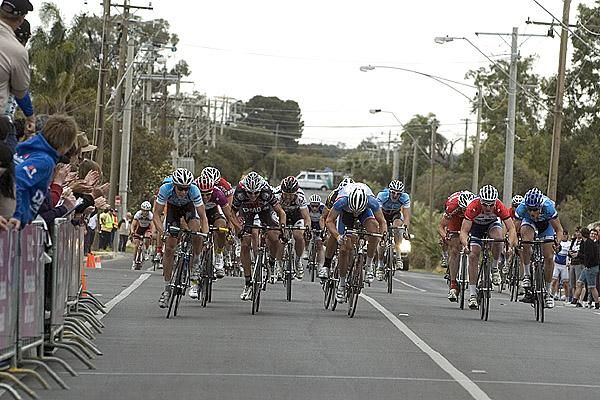 The peloton charge to the line in Mildura.