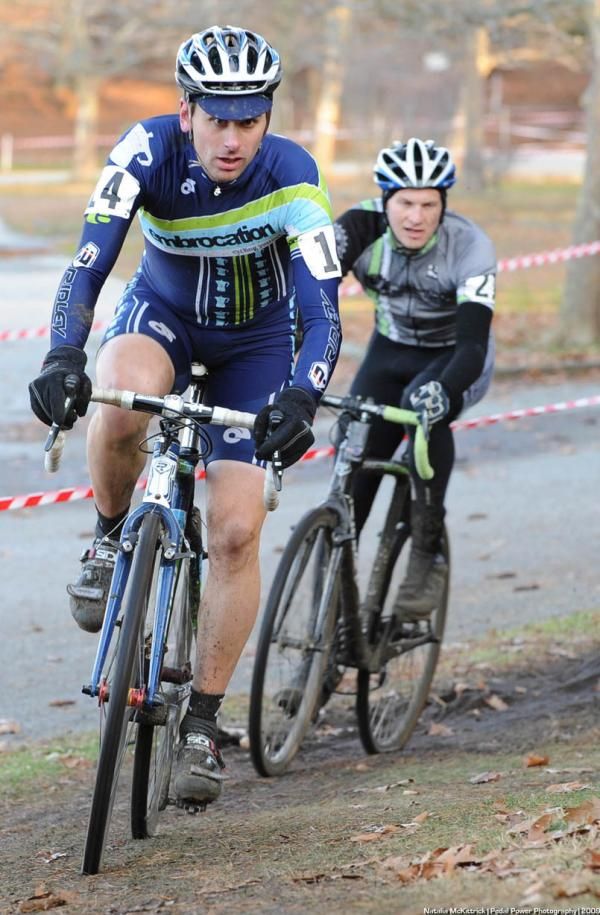 Pierre Vanden Borre (Embrocation Cycling Journal / Mad Alchemy) leads Colin Reuter (International Bicycle/crossresults.com).