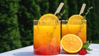 Spicy orange cooler with orange slices