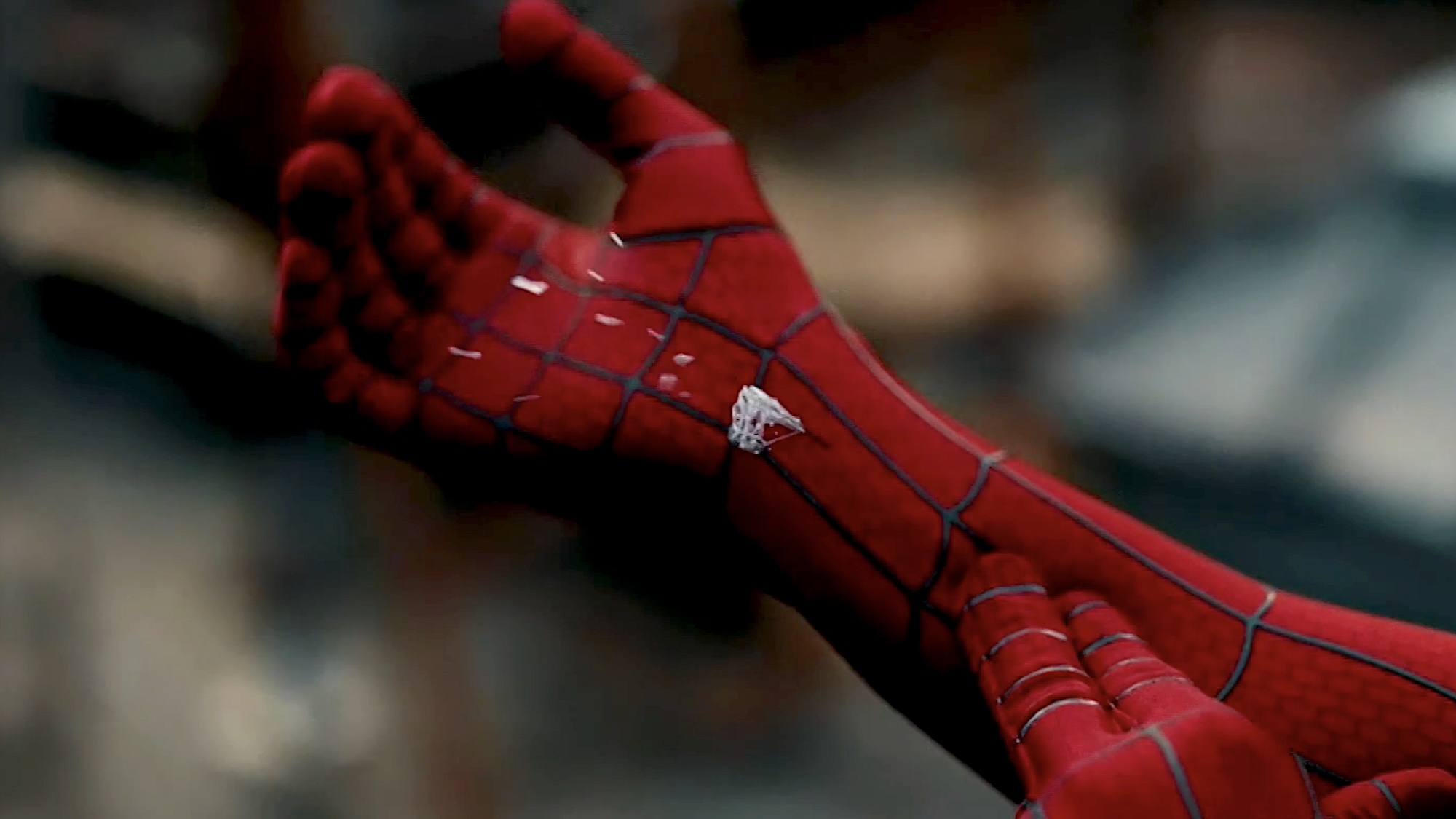 Organic webbing pushing through Spider-Man's suit in Spider-Man: Brand New Day