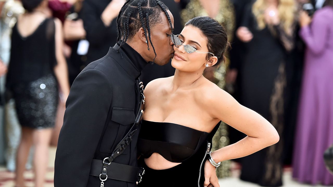 Heavenly Bodies: Fashion &amp; The Catholic Imagination Costume Institute Gala