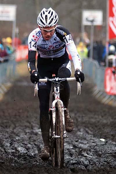 Dieter Vanthourenhout (BKCP Powerplus) gives all through the muck.