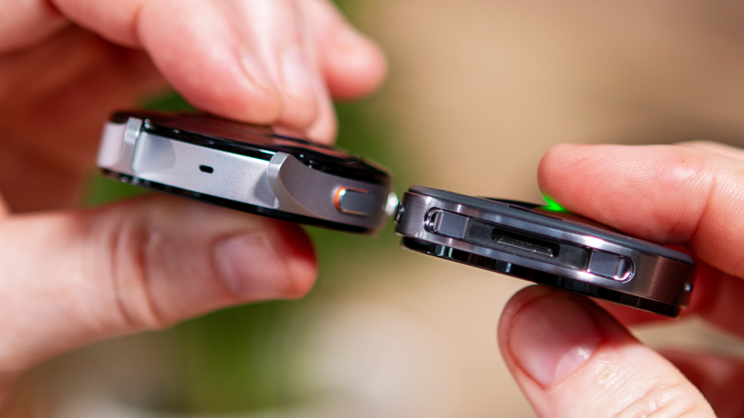Samsung Galaxy Watch band connector comparison hands-on