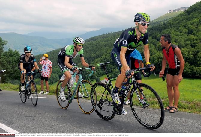 Alejandro Valverde found himself on the defensive, chasing with Ten Dam and Nieve