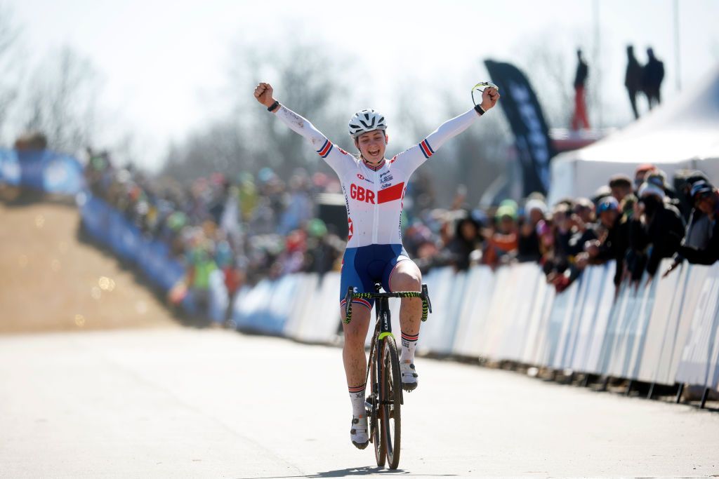 FAYETTEVILLE ARKANSAS JANUARY 29 Zoe Backstedt of United Kingdom celebrates at finish line as race winner during the 73rd UCI CycloCross World Championships Fayetteville 2022 Womens Junior Fayetteville2022 on January 29 2022 in Fayetteville Georgia Photo by Chris GraythenGetty Images