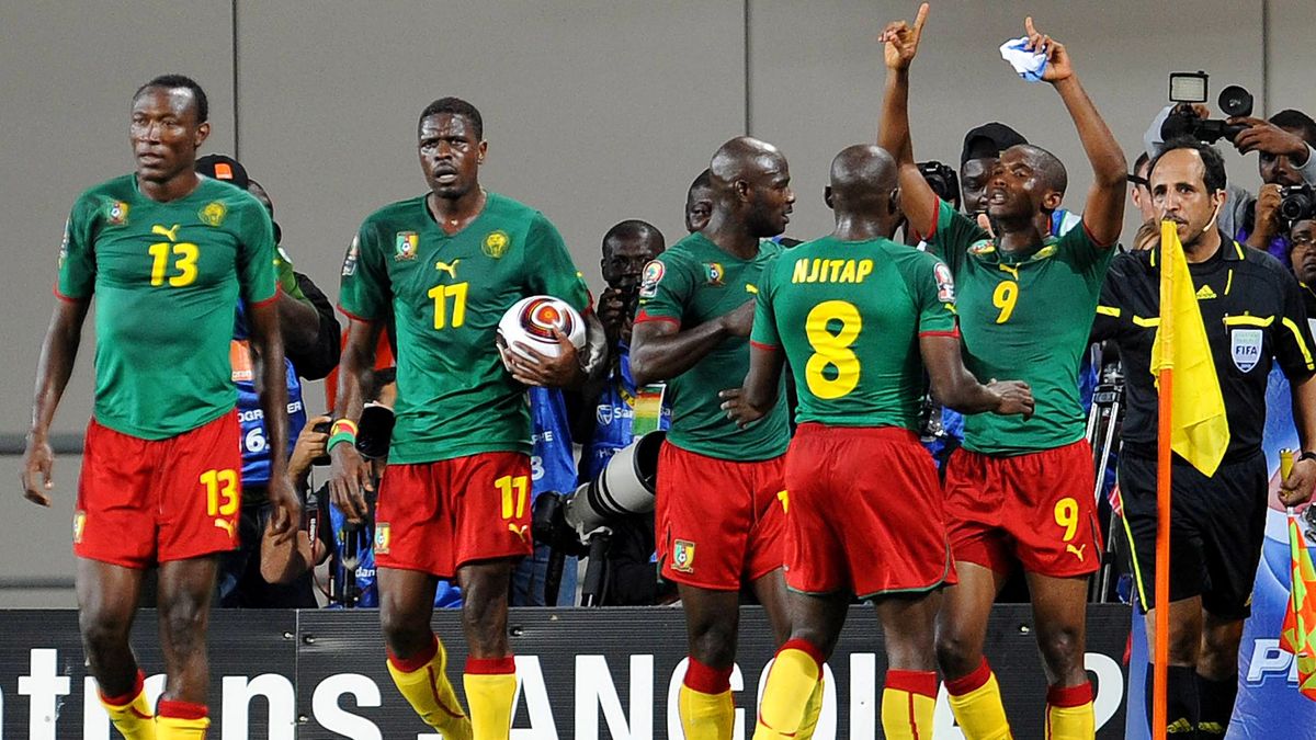 Samuel Eto&#039;o (R) of Cameroon celebrates ahead of the Cameroon vs Guinea live stream at AFCON 2023