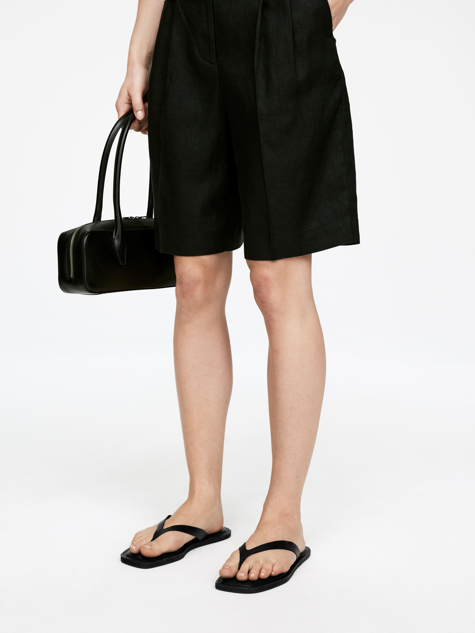 Leather Thong Sandals 
 Black 
 Women 
 Arket Gb