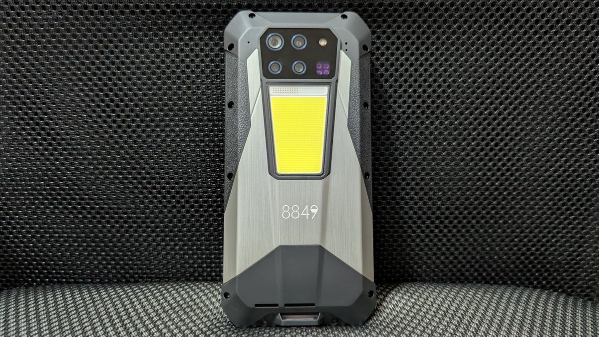 Tank of a smartphone brings the theater to you with a built-in projector