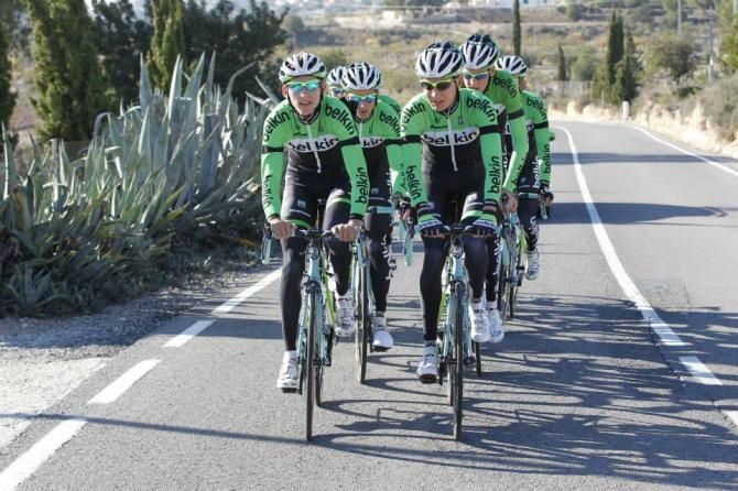 Mollema and Kelderman set the pace on the front