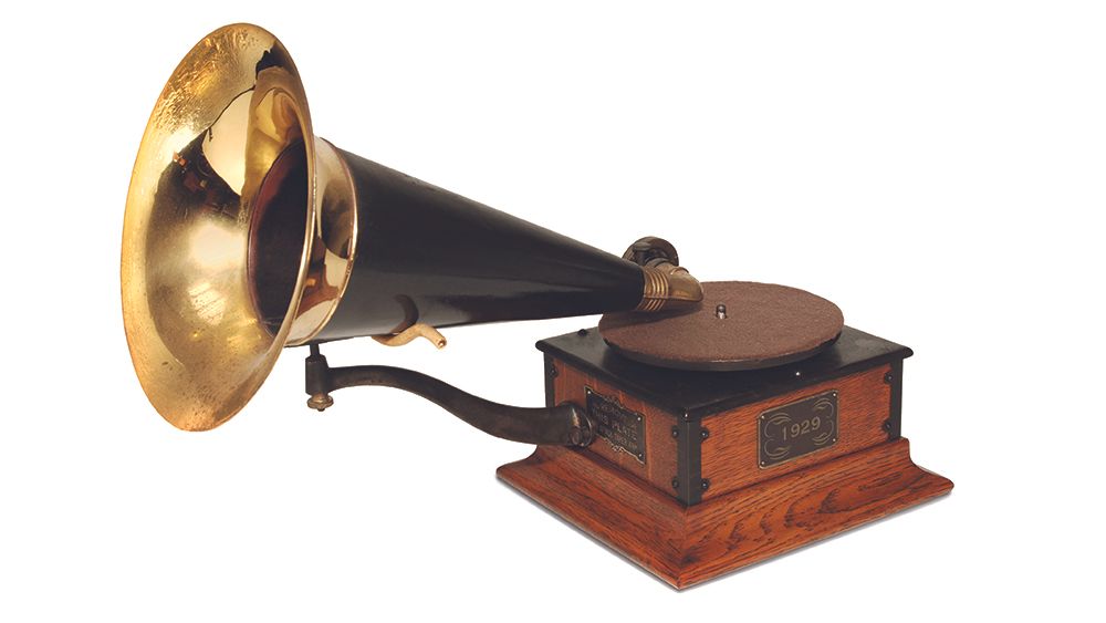 The evolution of the turntable: from phonographs to digital decks