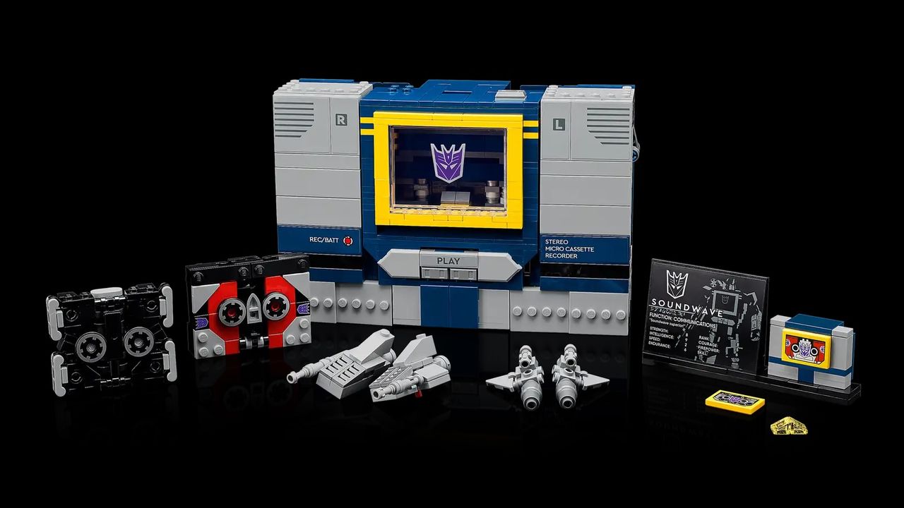 LEGO Transformers Soundwave transformed with accessories