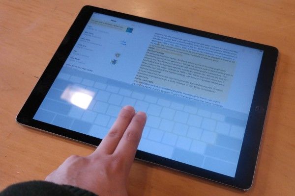 how do you use a mouse with ipad pro keyboard