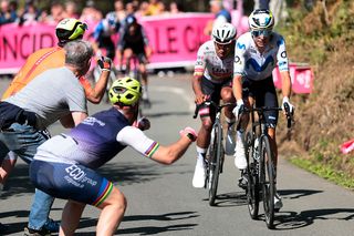 As it happened: Two-up sprint decides victory as breakaway survives stage 11 of the Giro d'Italia