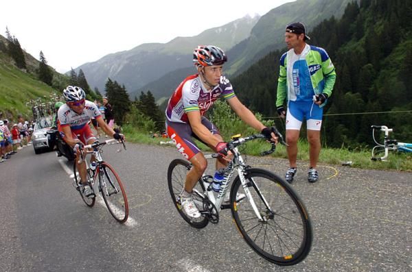Matthew Lloyd (Silence-Lotto) ascends the Col de la Colombi&egrave;re.