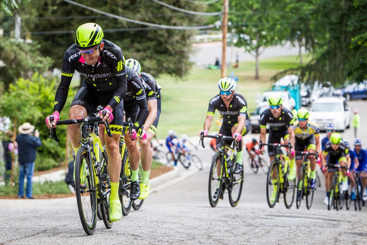 Holowesko/Citadel working for race leader Tj Eisenhart during the rain