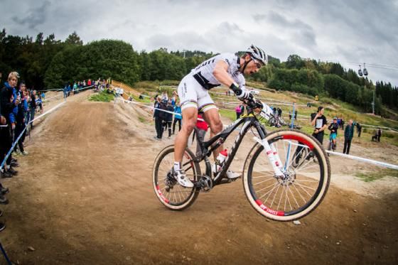 Nino Schurter (Scott Swisspower) having fun on the BMX-style jumps