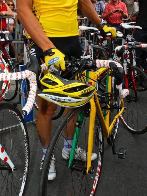 Sylvain Chavanel (Quick Step) naturally had a yellow helmet from BBB and yellow gloves from Vermarc to go along with his maillot jaune.