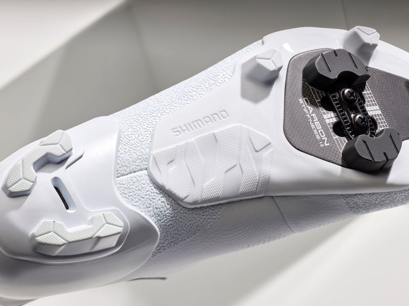 A Shimano RX910 S-Phyre gravel shoe