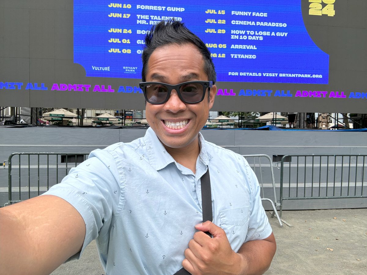 Apple iPhone 15 Plus selfie sample.