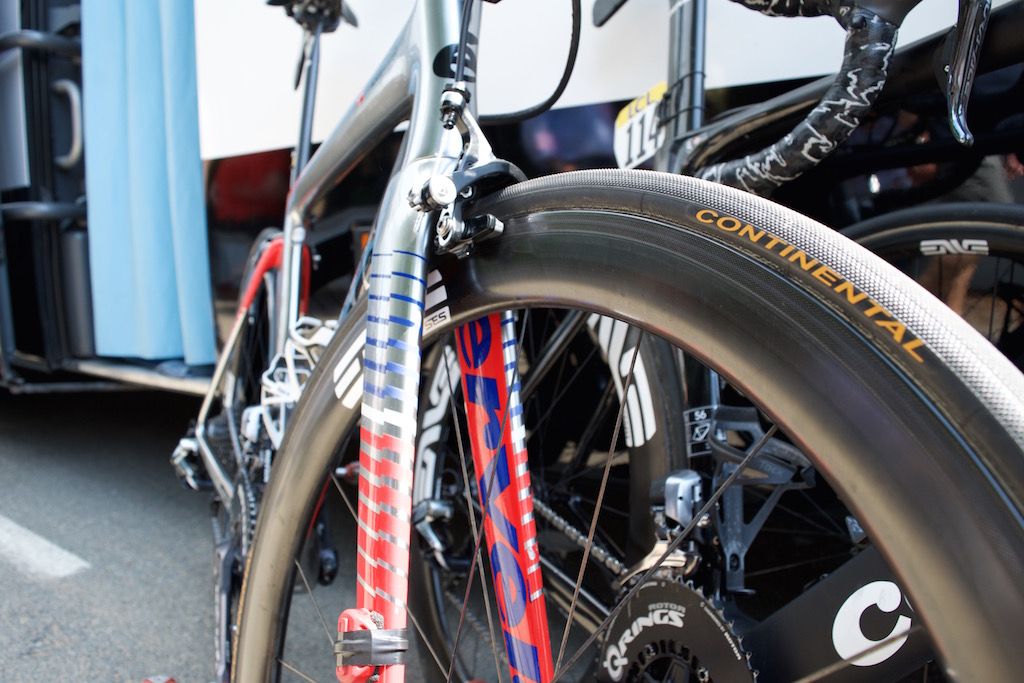 Boassen-Hagen rolls on ENVE SES tubulars and rubber from Continental