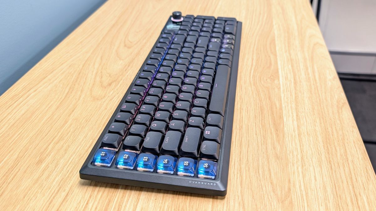 Corsair Vanguard Air 99 Wireless from left side