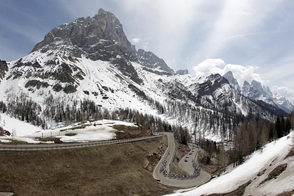 Epic scenery on the Passo Rolle