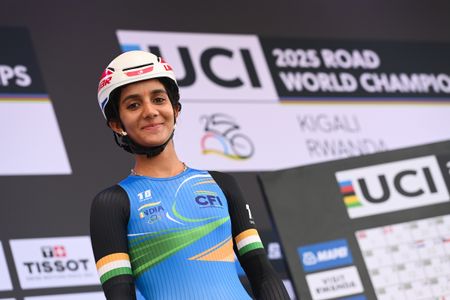 Harshita Jakhar on the podium at the start of the women';s junior road race at the 2025 World Championships