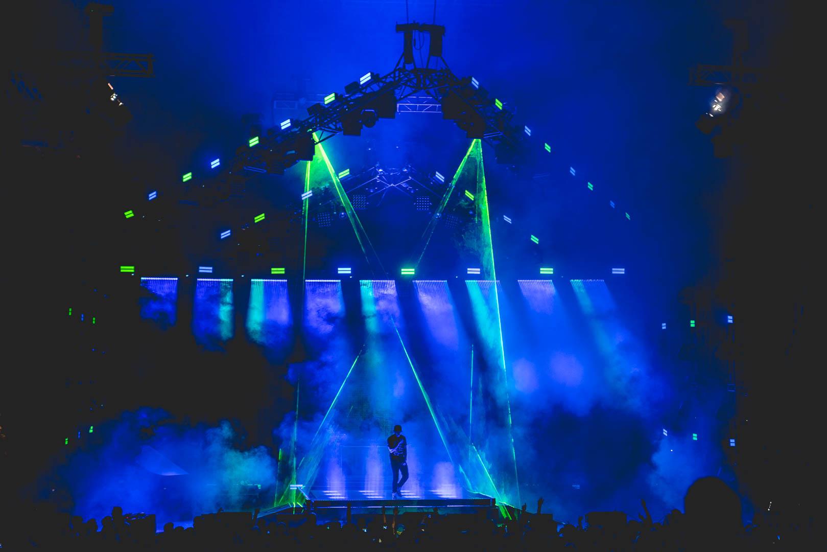 Live immersive digital art at a Logic concert