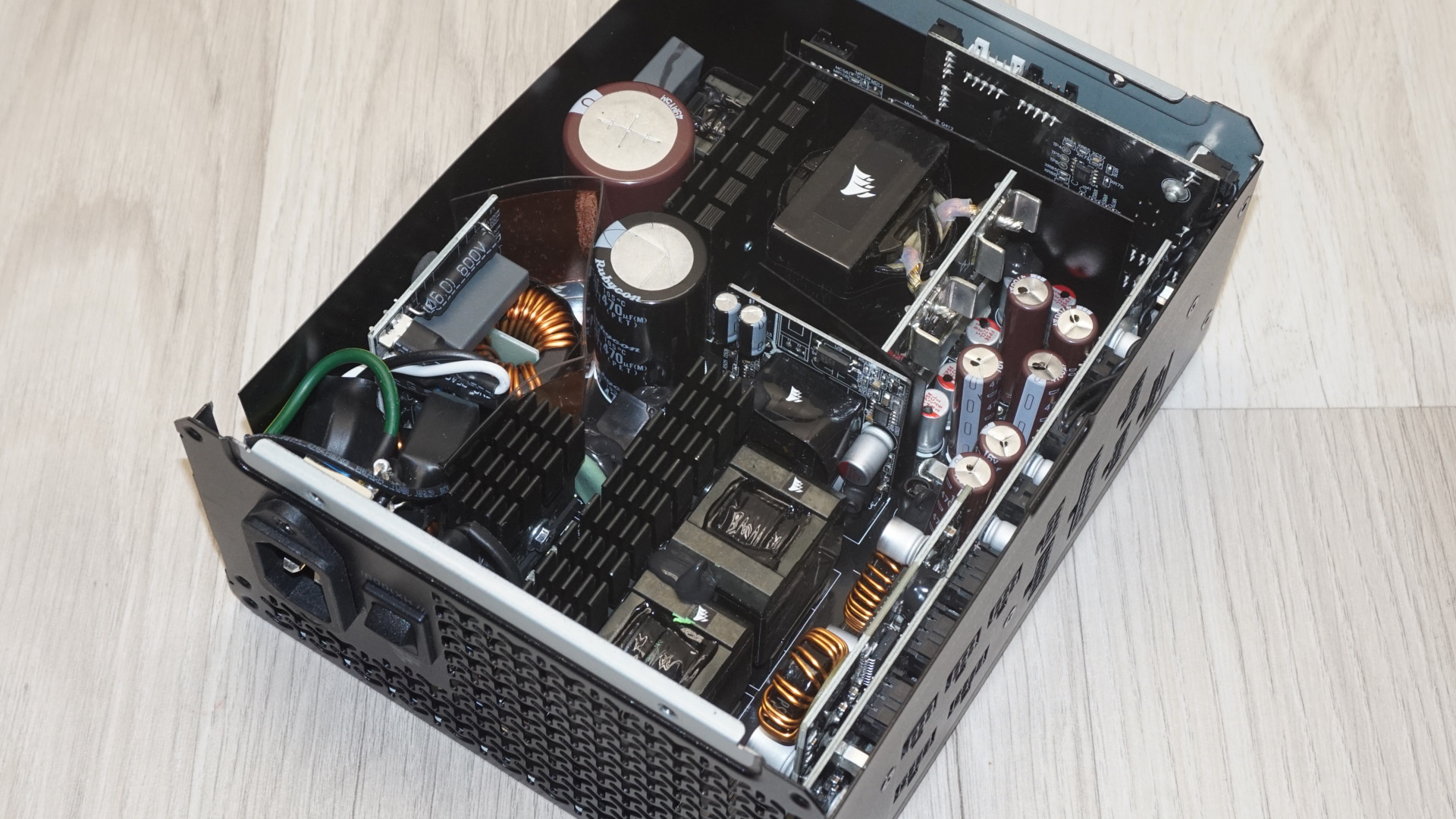 Corsair HX1000i Shift PSU