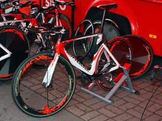Acqua e Sapone used these time trial bikes from team sponsor Bottechia.