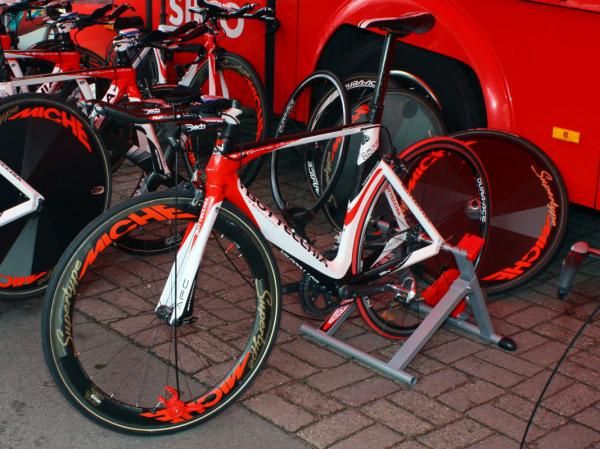 Acqua e Sapone used these time trial bikes from team sponsor Bottechia.